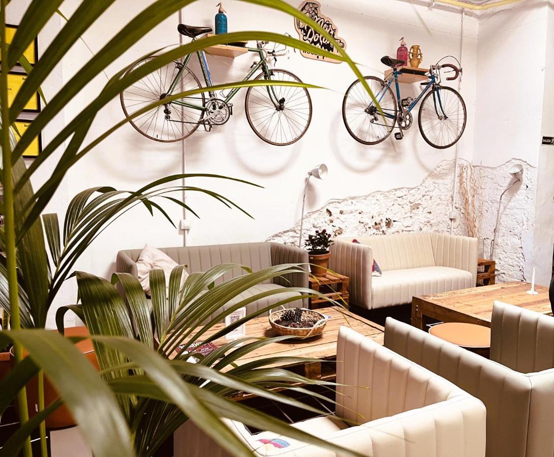 Bed & Bike Barcelona Hostel Exterior foto