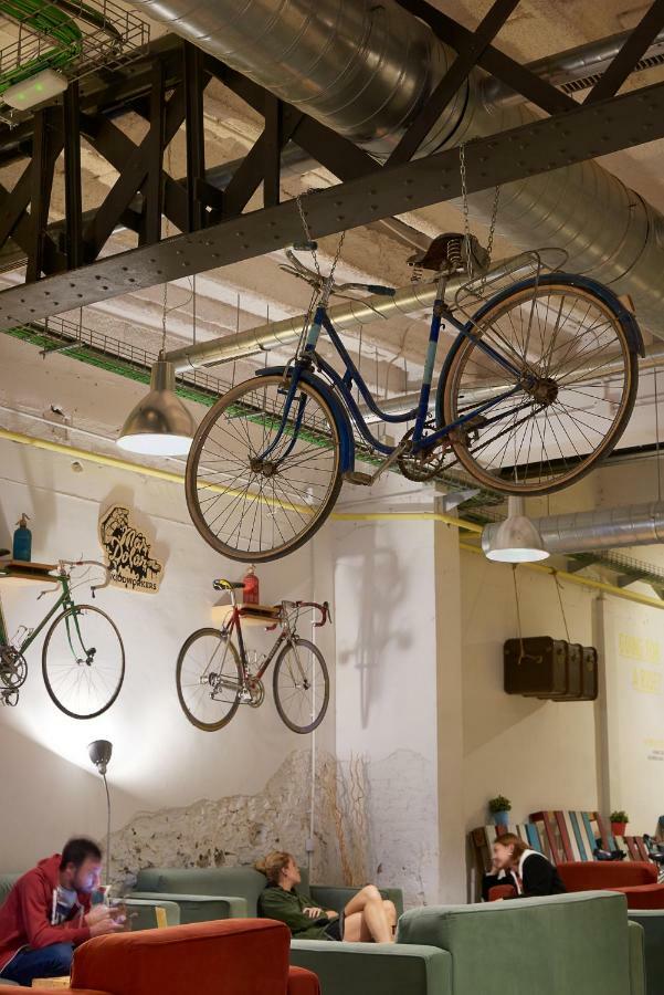 Bed & Bike Barcelona Hostel Exterior foto